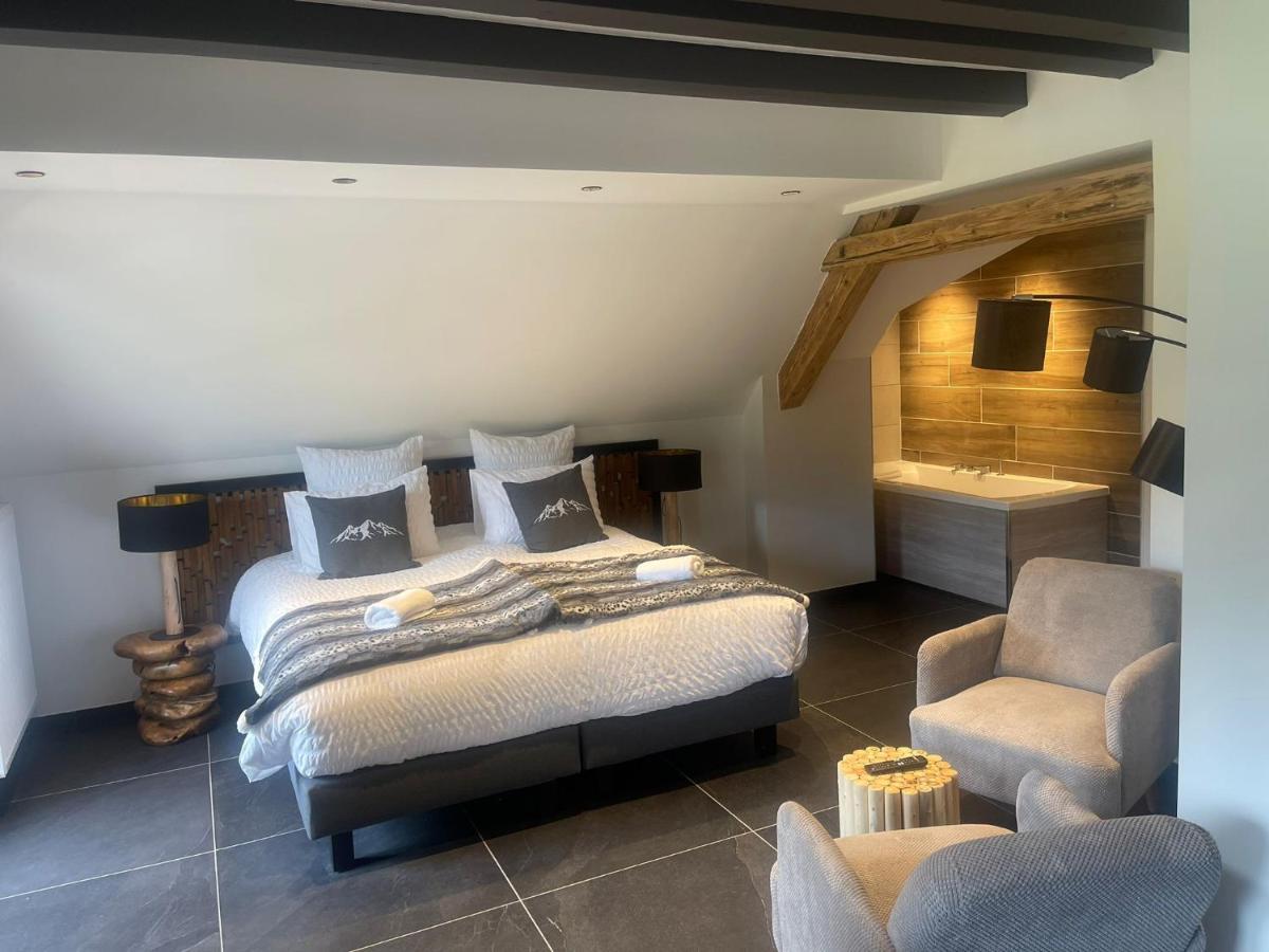 Geraniums Et Neige Fraîche: Luxe With Private Balneo & Sauna Guest house