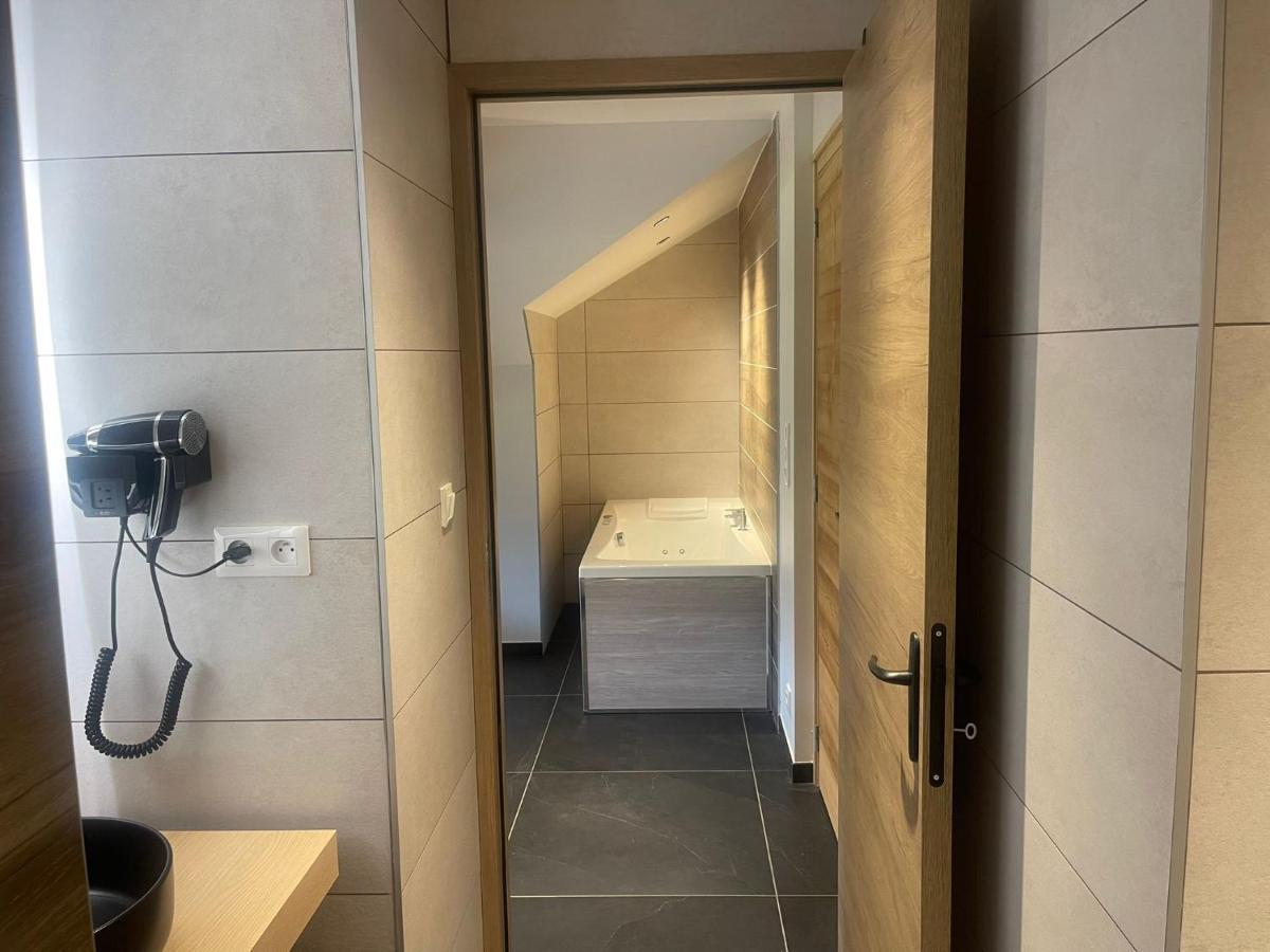 Guest house Geraniums Et Neige Fraîche: Luxe With Private Balneo & Sauna Metabief