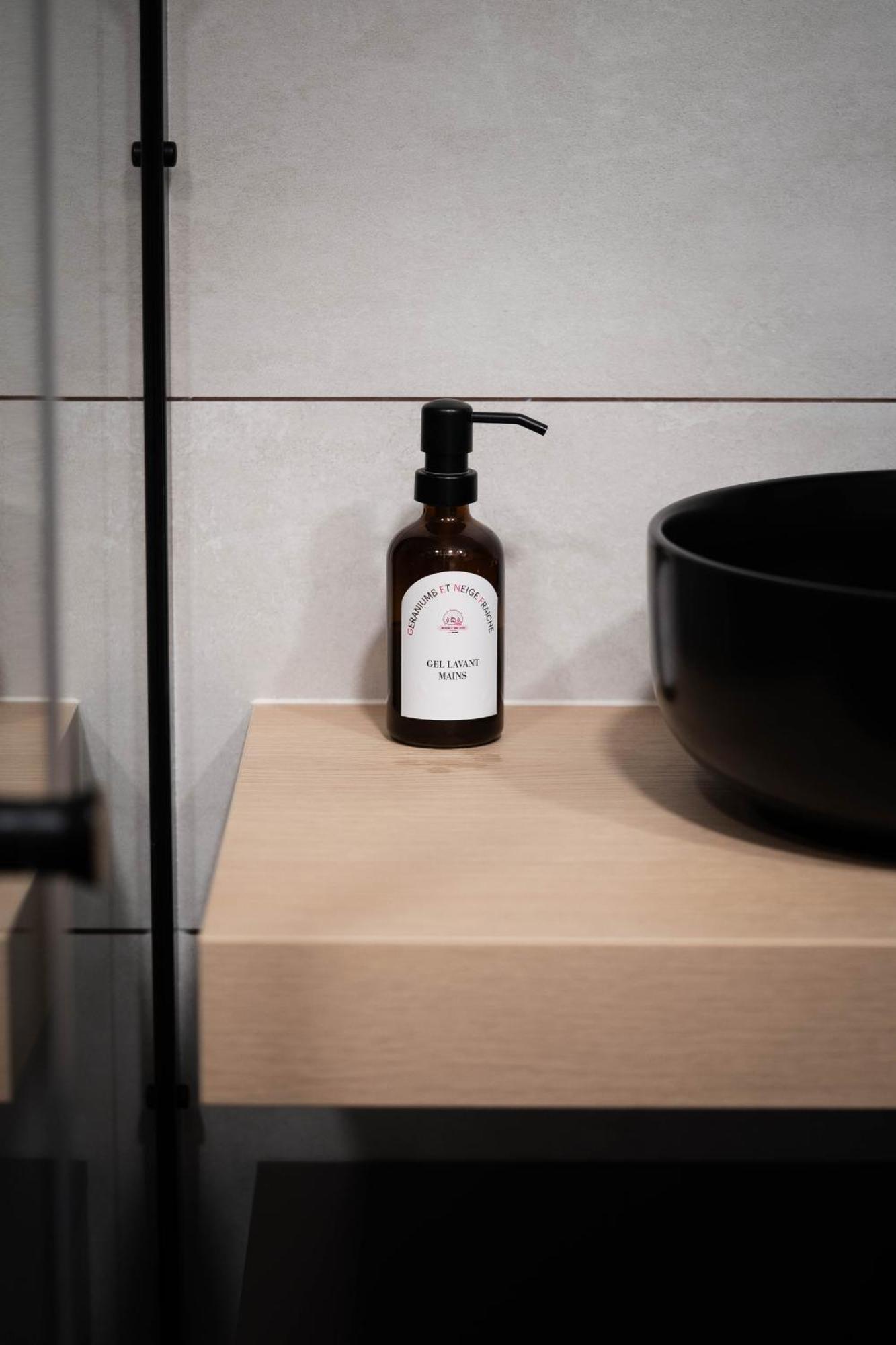 Geraniums Et Neige Fraîche: Luxe With Private Balneo & Sauna