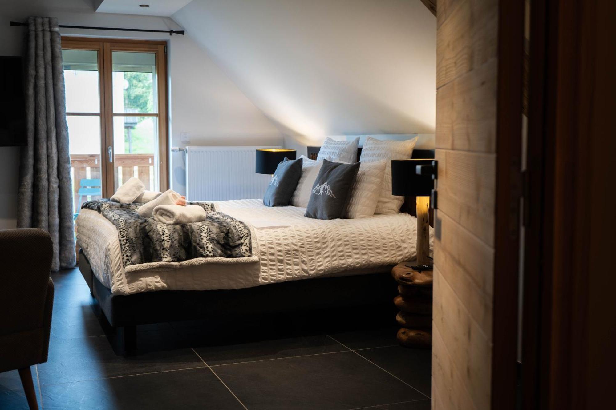 Geraniums Et Neige Fraîche: Luxe With Private Balneo & Sauna